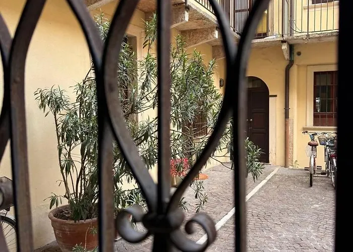 Flat For A Magical Christmas In *